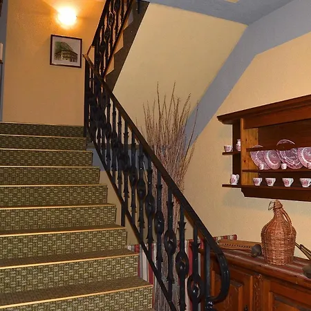 Maurer Apartment *